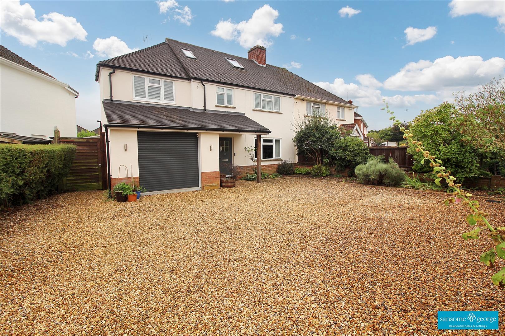4 bed property in Crescent Road, Tilehurst